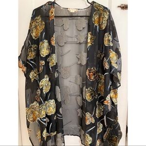 Sheer kimono with velvet flowers
